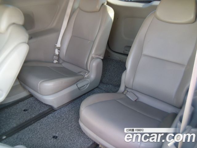 Kia Canival 2015 — photo 13