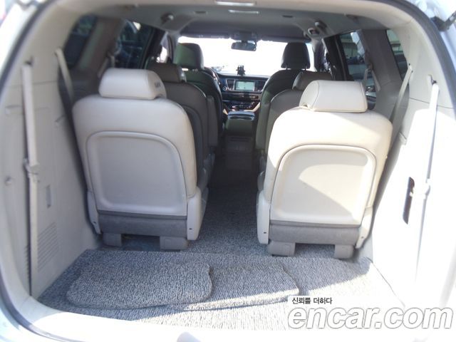 Kia Canival 2015 — photo 18