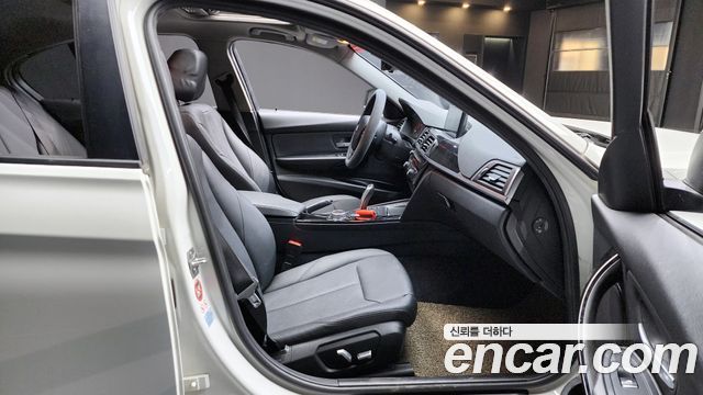 BMW 3-Series 2016 — photo 10