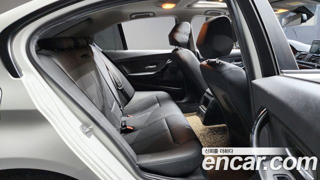 BMW 3-Series 2016 — photo 12