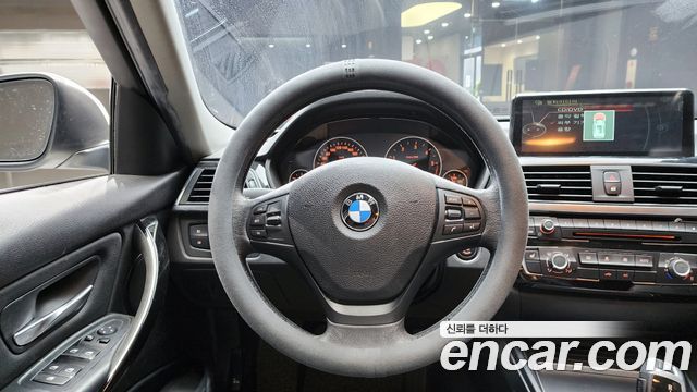 BMW 3-Series 2016 — photo 14