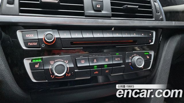 BMW 3-Series 2016 — photo 17