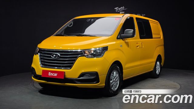 Hyundai Starex 2019 — photo 1