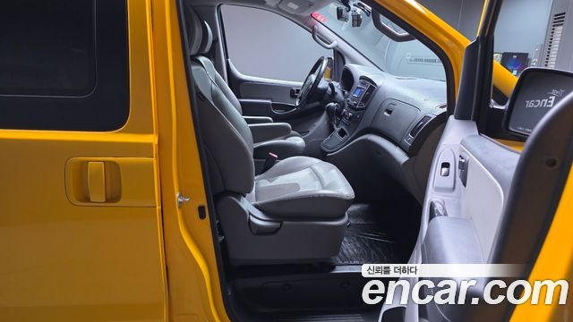 Hyundai Starex 2019 — photo 11