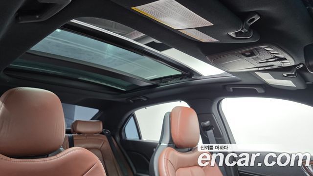 Lincoln Continental 2018 — photo 17