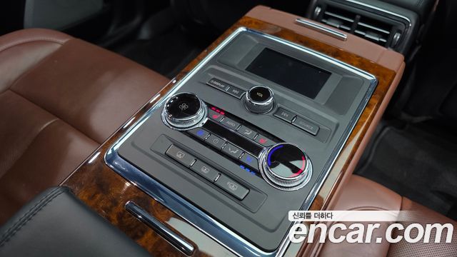 Lincoln Continental 2018 — photo 19