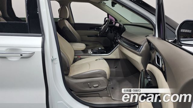 Kia Canival 2021 — photo 11