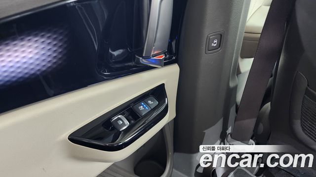 Kia Canival 2021 — photo 18
