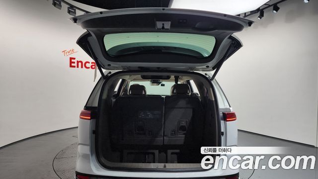 Kia Canival 2021 — photo 20