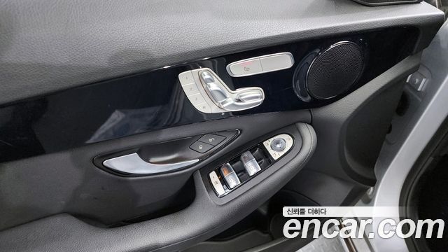 Mercedes-Benz C-Class 2019 — фото 17