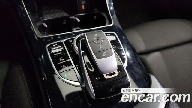 Mercedes-Benz C-Class 2019 — фото 18