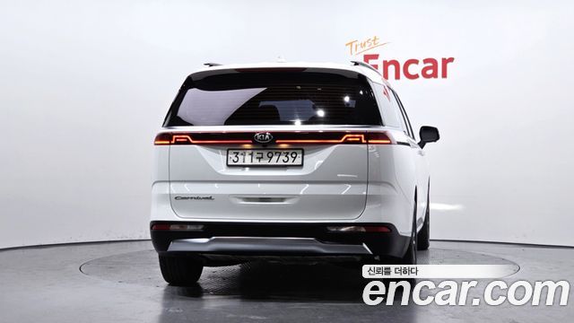 Kia Canival 2021 — photo 4