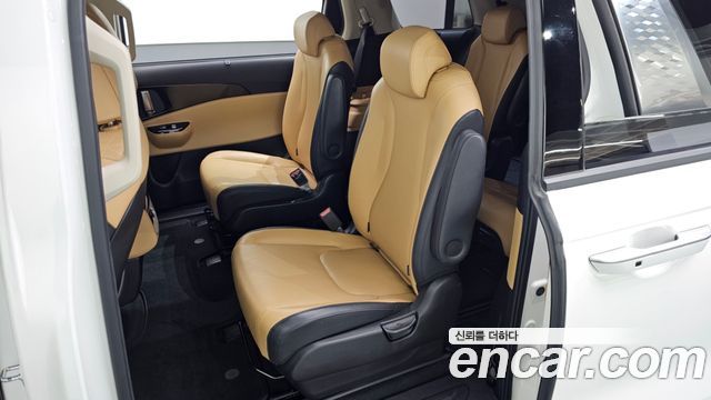 Kia Canival 2021 — photo 12