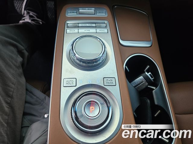 Genesis GV70 2021 — photo 11