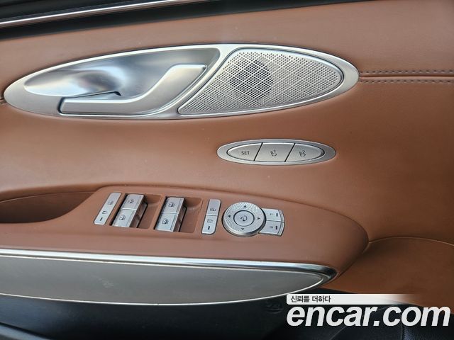 Genesis GV70 2021 — photo 13
