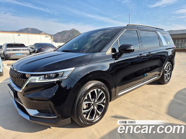 Kia Canival 2021 — photo 1