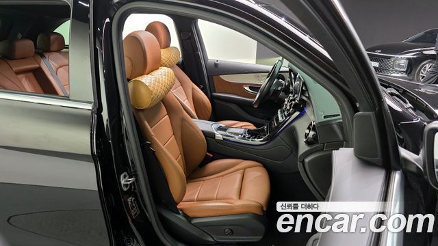 Mercedes-Benz GLC-Class 2022 — photo 12