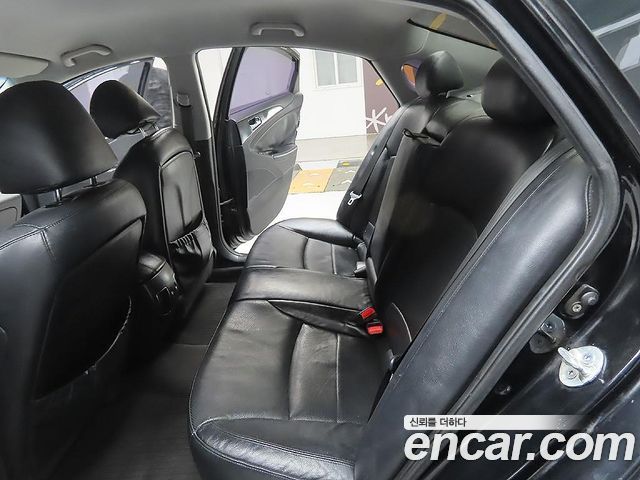 Hyundai Sonata 2011 — photo 10