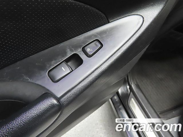 Hyundai Sonata 2011 — photo 11