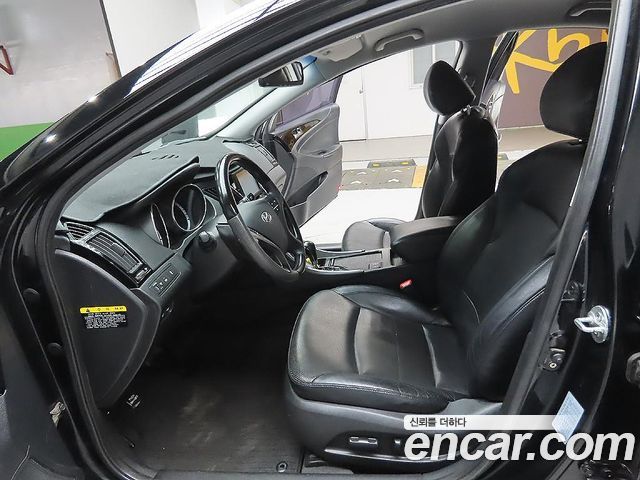 Hyundai Sonata 2011 — photo 12