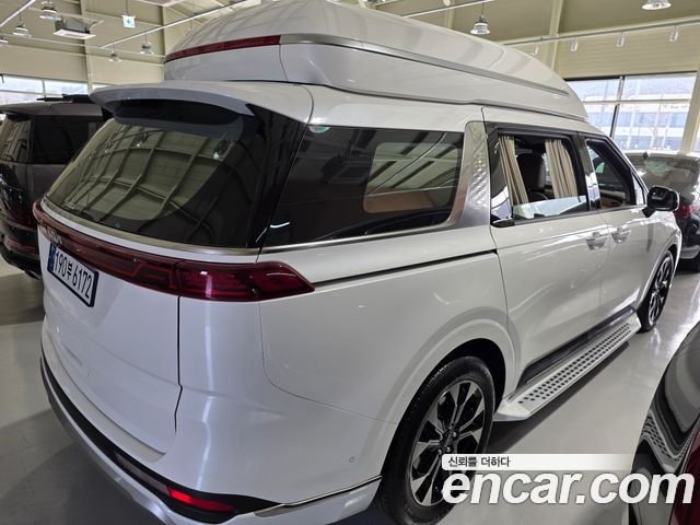 Kia Canival 2023 — photo 2