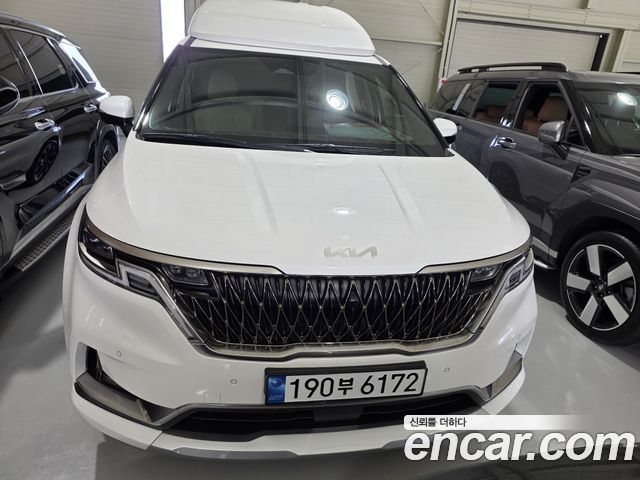 Kia Canival 2023 — photo 3