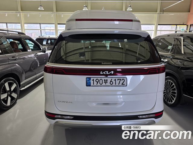Kia Canival 2023 — photo 4