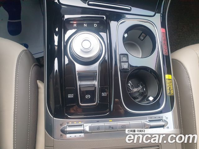 Kia Canival 2023 — photo 9