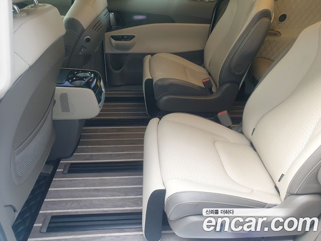 Kia Canival 2023 — photo 11