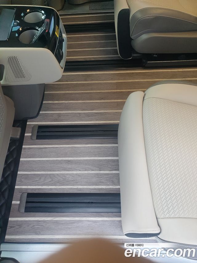 Kia Canival 2023 — photo 12