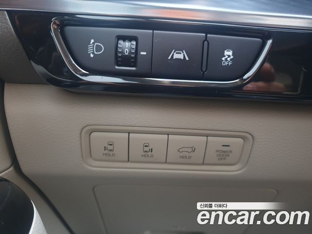 Kia Canival 2023 — photo 13