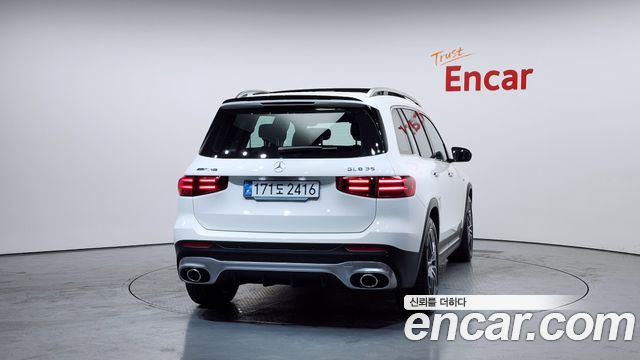 Mercedes-Benz GLB-Class 2025 — photo 4
