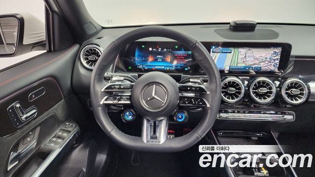 Mercedes-Benz GLB-Class 2025 — photo 13