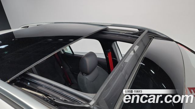 Mercedes-Benz GLB-Class 2025 — photo 19