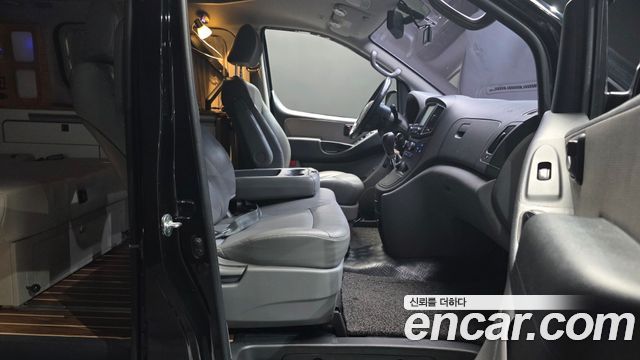 Hyundai Starex 2017 — photo 10