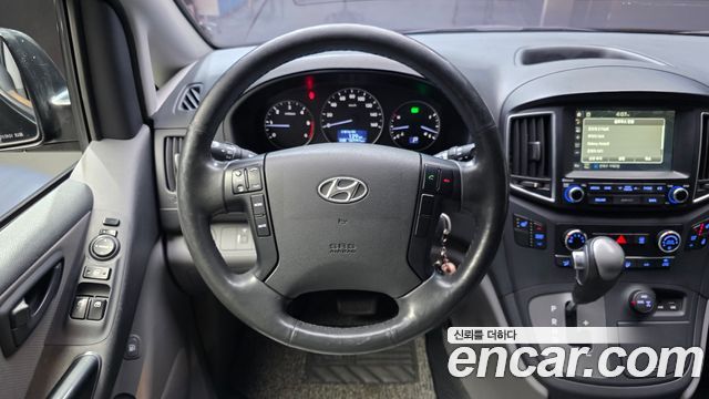 Hyundai Starex 2017 — photo 15