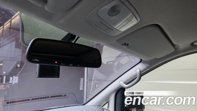 Hyundai Starex 2017 — photo 19