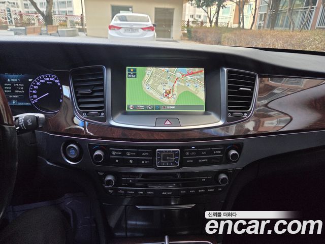 Hyundai Equus 2015 — photo 11