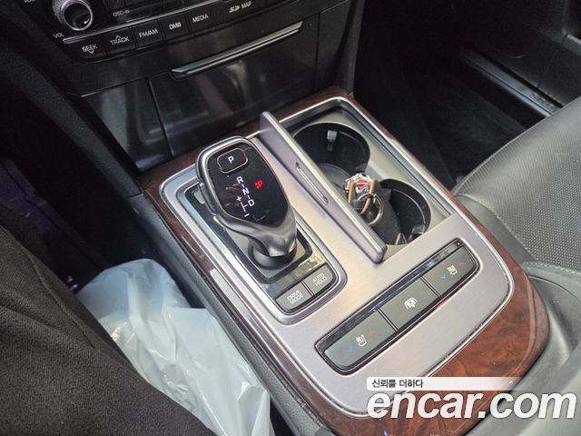 Hyundai Equus 2015 — photo 12