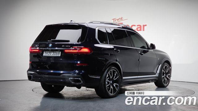 BMW X7 2020 — photo 2