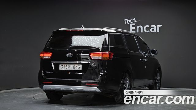 Kia Canival 2018 — photo 2