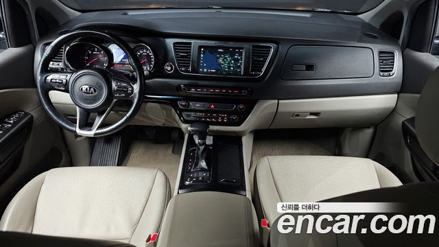Kia Canival 2018 — photo 7