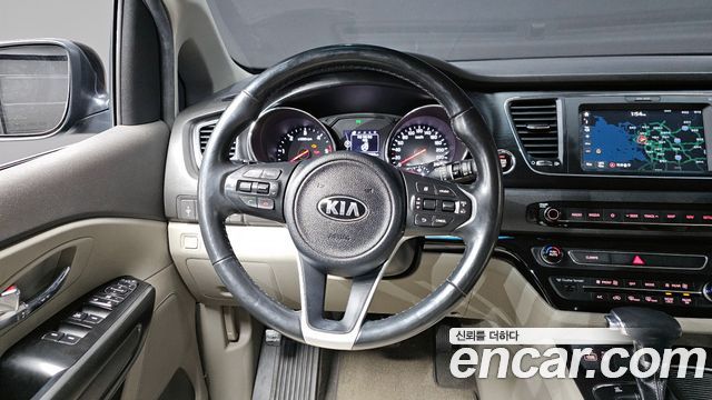 Kia Canival 2018 — photo 13