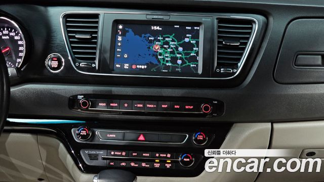 Kia Canival 2018 — photo 14