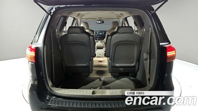 Kia Canival 2018 — photo 20