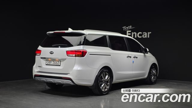 Kia Canival 2015 — photo 2