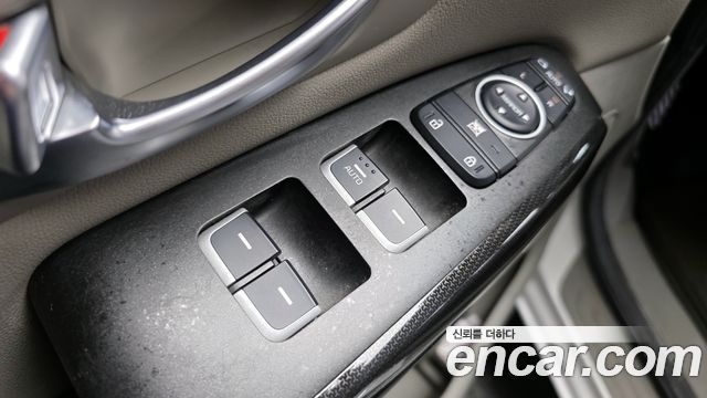 Kia Canival 2015 — photo 14