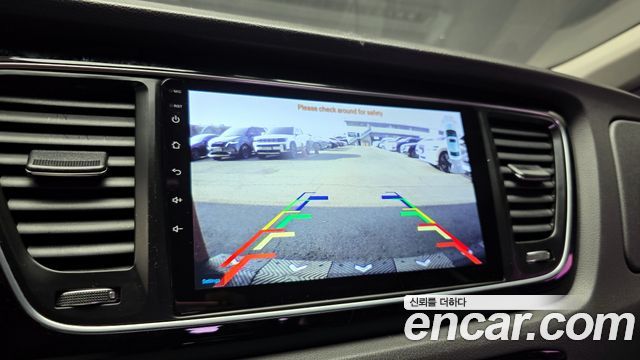Kia Canival 2015 — photo 17