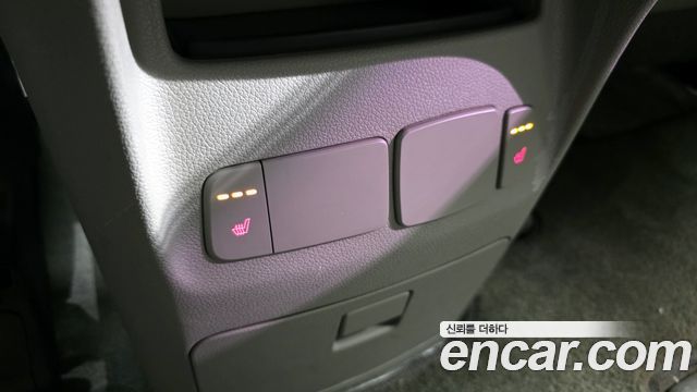 Kia Canival 2015 — photo 20