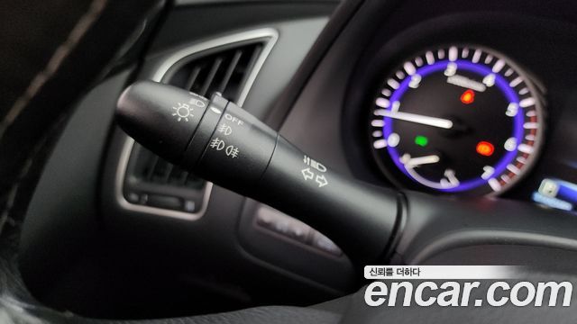 Infiniti Q50 2015 — photo 17